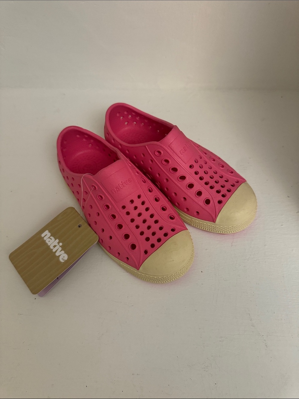 Native Jefferson Slip On Shoes Pink Cream Child Size 10 Girls READ DESCRIPTION